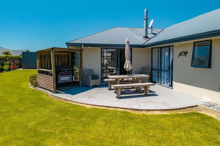 Photo of property in 2 Mayer Crescent, Wakefield, 7025