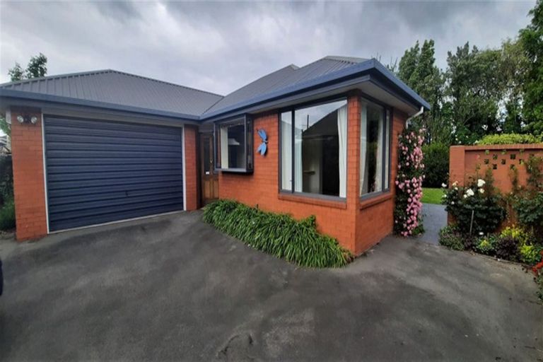 Photo of property in 2/137 Harewood Road, Papanui, Christchurch, 8053