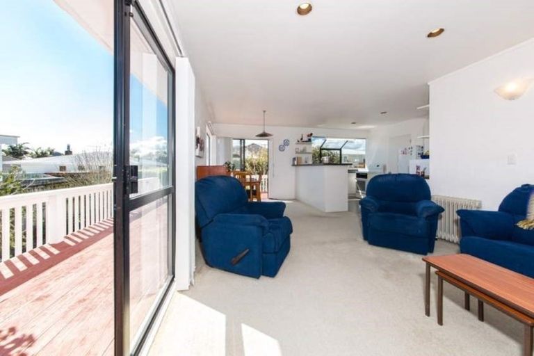 Photo of property in 1/22 Strid Road, Te Atatu South, Auckland, 0610