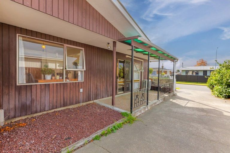 Photo of property in 37 Robinson Crescent, Tamatea, Napier, 4112