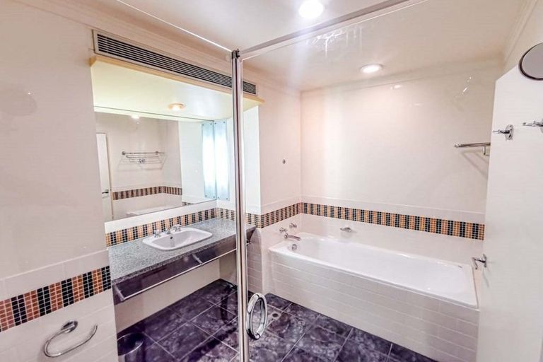 Photo of property in The Heritage Hotel Apartments, 608/35 Hobson Street, Auckland Central, Auckland, 1010