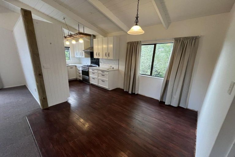 Photo of property in 38 Carlton Terrace, Westown, New Plymouth, 4310