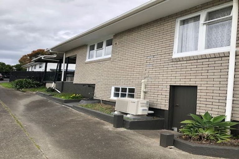Photo of property in 22 Matipo Road, Te Atatu Peninsula, Auckland, 0610