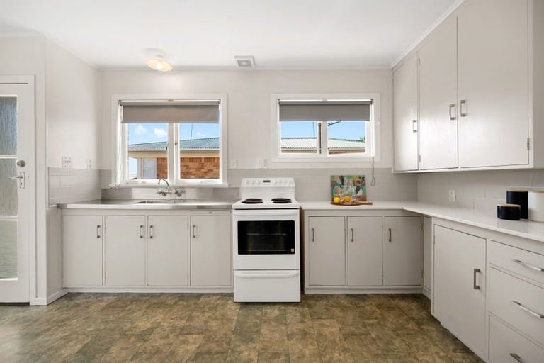 Photo of property in 15 Sheridan Street, Silverdale, Hamilton, 3216