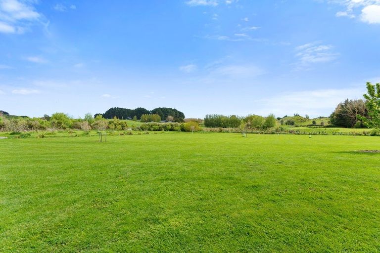 Photo of property in 40 Kristin Place, Manakau, Levin, 5573