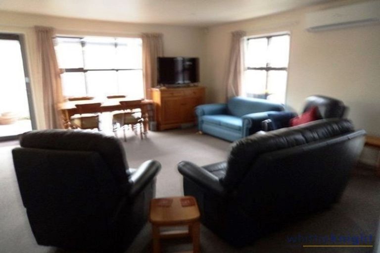 Photo of property in 300 Riccarton Road, Upper Riccarton, Christchurch, 8041