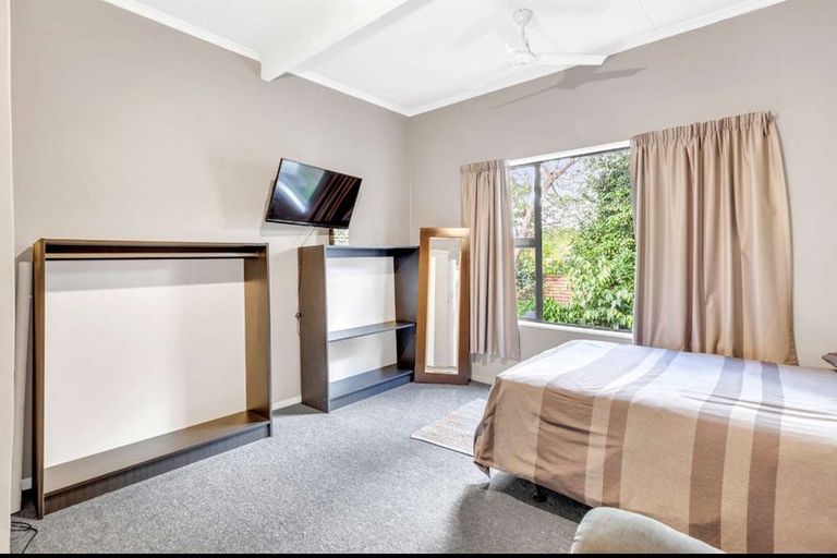 Photo of property in 87 Queen Street West, Levin, 5510