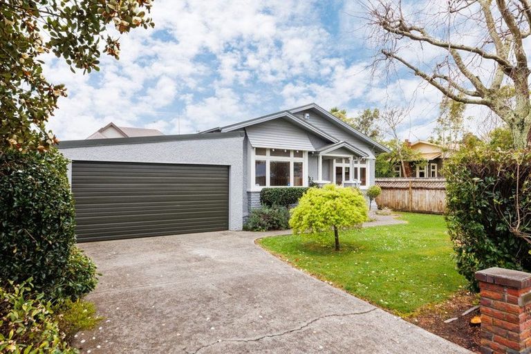 Photo of property in 11 Palm Avenue, Hokowhitu, Palmerston North, 4410