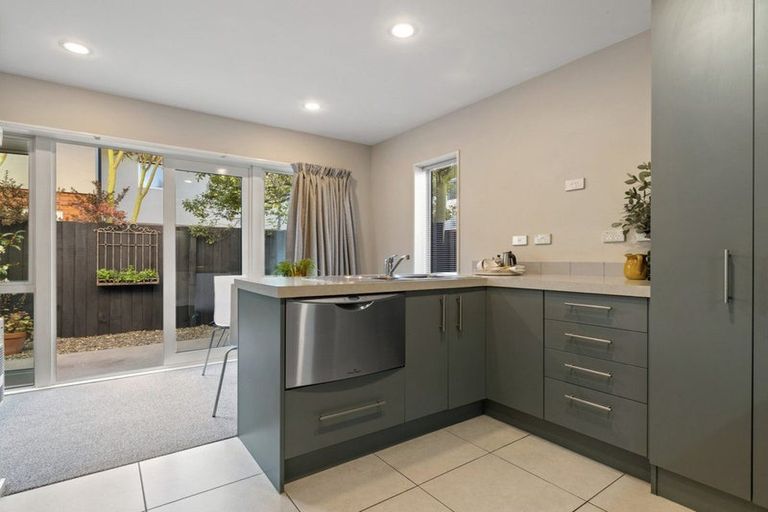 Photo of property in 43 Walton Street, Sydenham, Christchurch, 8023