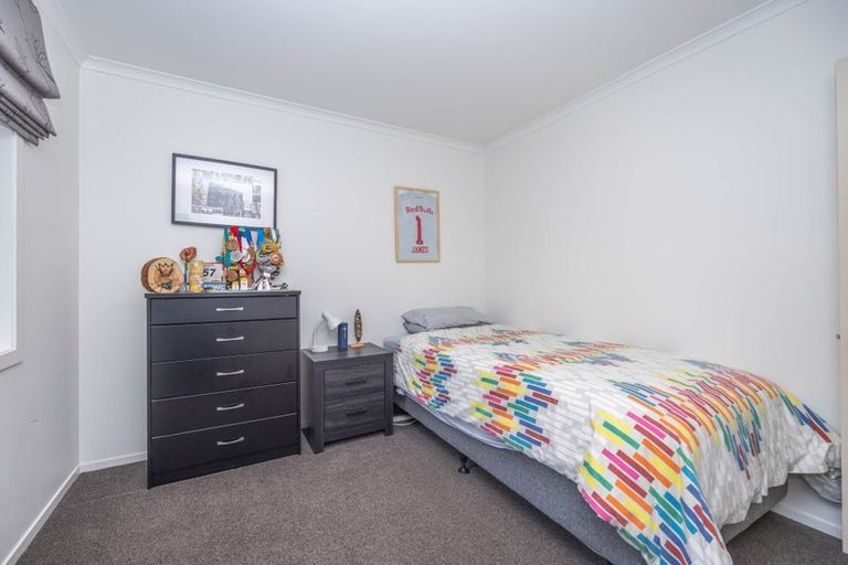 Photo of property in 42 Nielsen Gardens, Rototuna, Hamilton, 3210