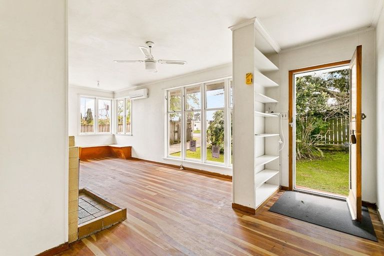 Photo of property in 118 Forrest Hill Road, Forrest Hill, Auckland, 0620