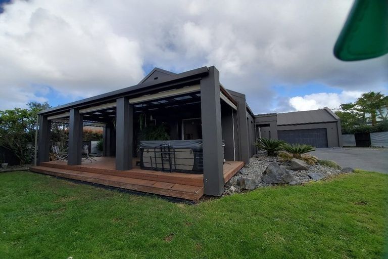 Photo of property in 20 Te Wharau Drive, Greenhithe, Auckland, 0632