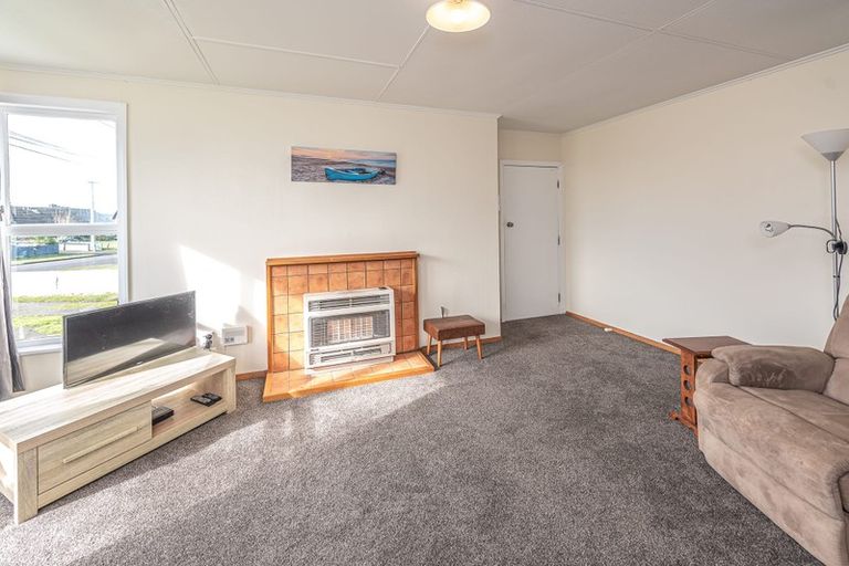Photo of property in 46 Kowhai Street, Castlecliff, Whanganui, 4501