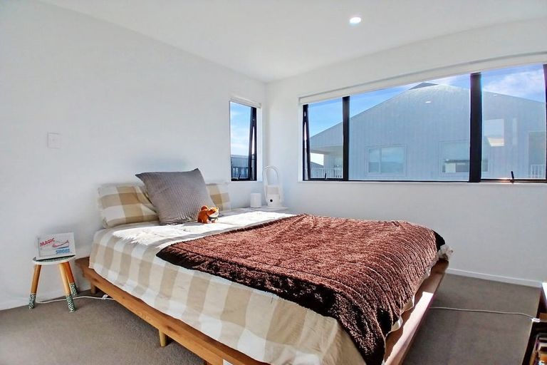 Photo of property in 18 Eileen Newey Place, Henderson, Auckland, 0612