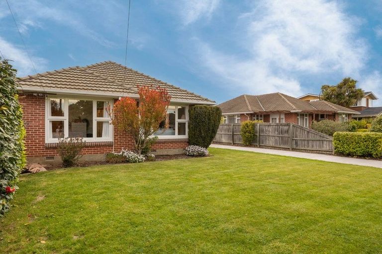 Photo of property in 8 Roslyn Avenue, Mairehau, Christchurch, 8052