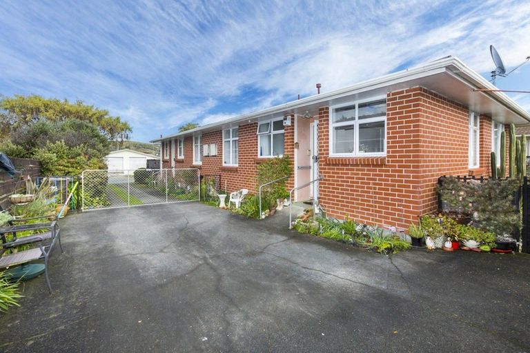 Photo of property in 2/15 Clouston Park Road, Ebdentown, Upper Hutt, 5018