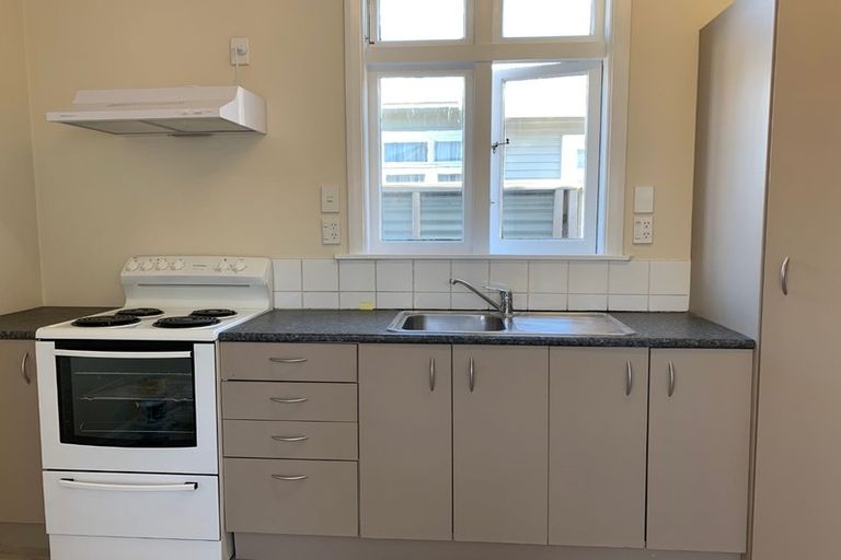 Photo of property in 42 Strathavon Road, Miramar, Wellington, 6022