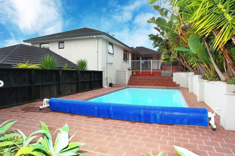 Photo of property in 2 Bellbird Rise, Murrays Bay, Auckland, 0630