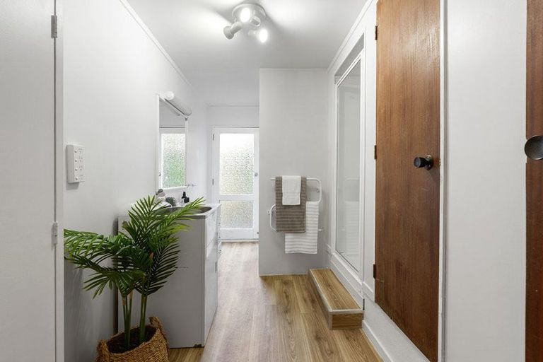 Photo of property in 7 Guadeloupe Crescent, Grenada Village, Wellington, 6037