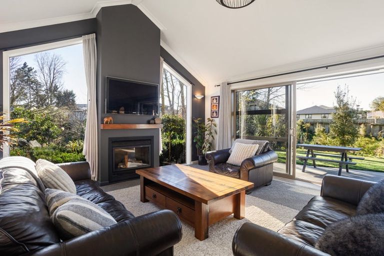 Photo of property in 14 Cabernet Close, Rototuna, Hamilton, 3210