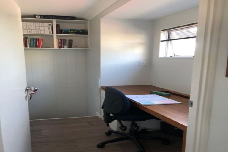 Photo of property in 6 Armitage Place, Tuakau, 2121