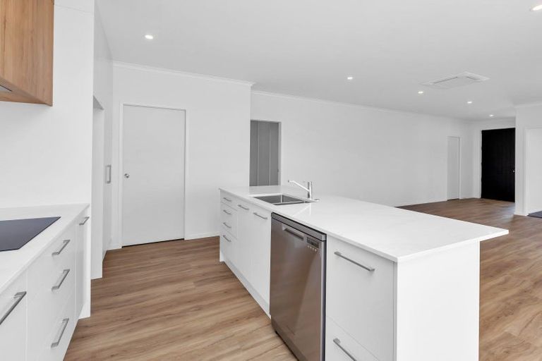 Photo of property in 3 Taurangawaka Road, One Tree Point, 0118