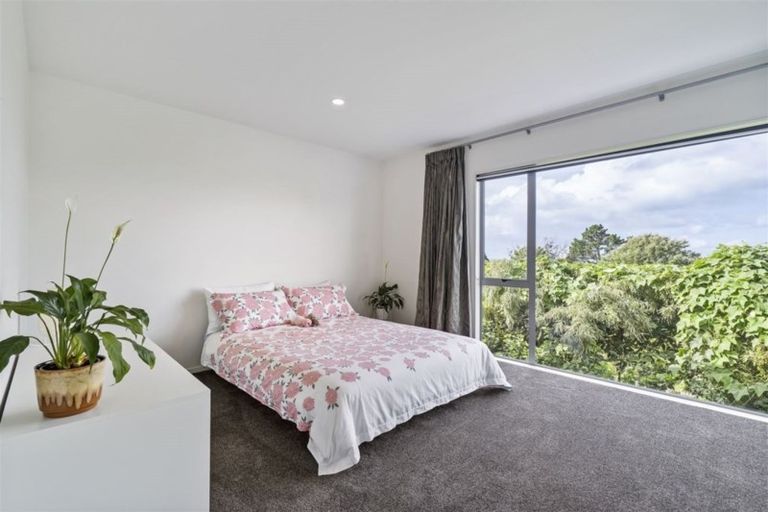 Photo of property in 19a Peter Terrace, Castor Bay, Auckland, 0620