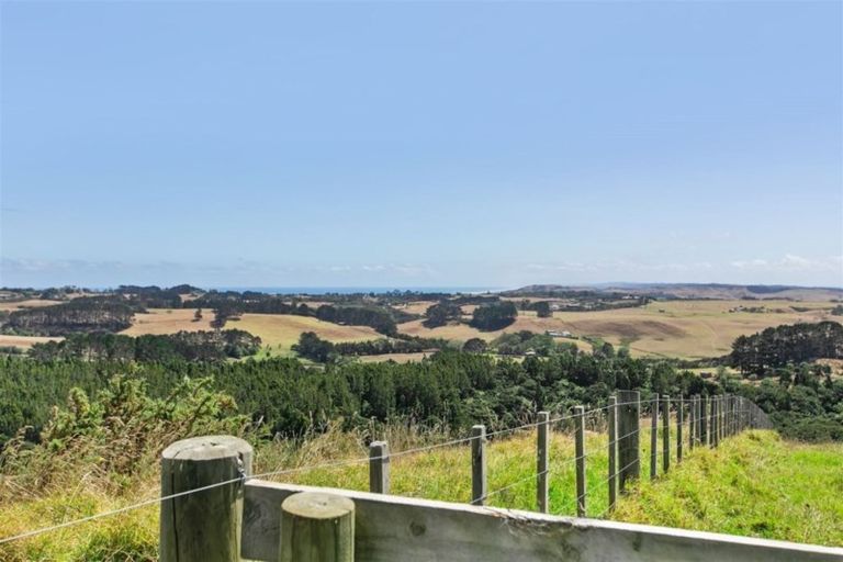 Photo of property in 71b Taiapa Valley Road, Muriwai, 0881