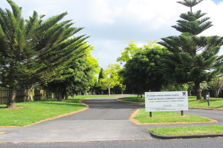 Photo of property in 2/32 Beaumaris Way, Conifer Grove, Takanini, 2112