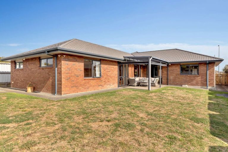 Photo of property in 4 Barry Curtis Place, Levin, 5510