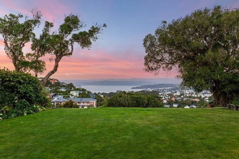 Photo of property in 9 Putnam Street, Northland, Wellington, 6012