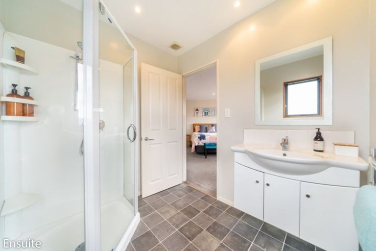 Photo of property in 3 Birkinshaw Grove, Riverstone Terraces, Upper Hutt, 5018