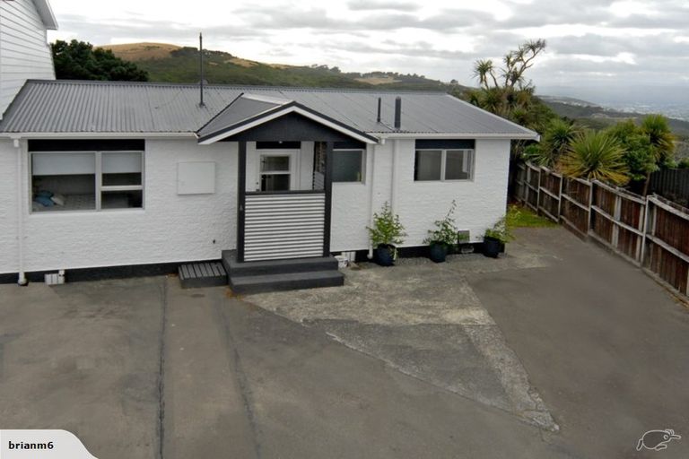 Photo of property in 7a Cheyne Walk, Newlands, Wellington, 6037