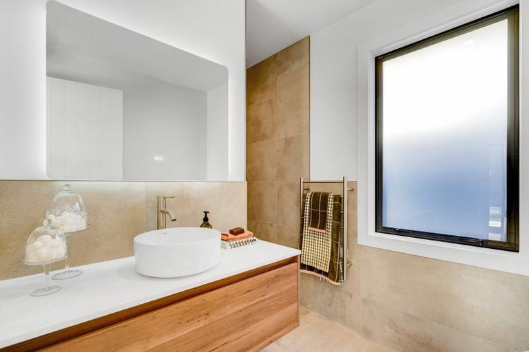 Photo of property in 16 Rich Rise, Havelock North, 4130