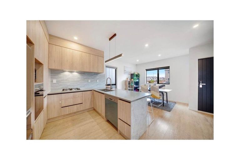 Photo of property in 71 Kairakau Street, Papakura, 2110