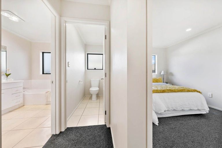 Photo of property in 35 Greig Place, Pukekohe, 2120