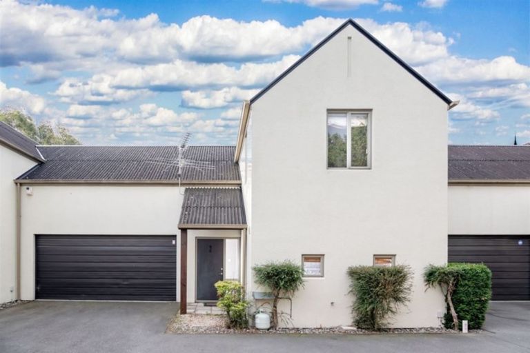 Photo of property in 2/70 Picton Avenue, Riccarton, Christchurch, 8011