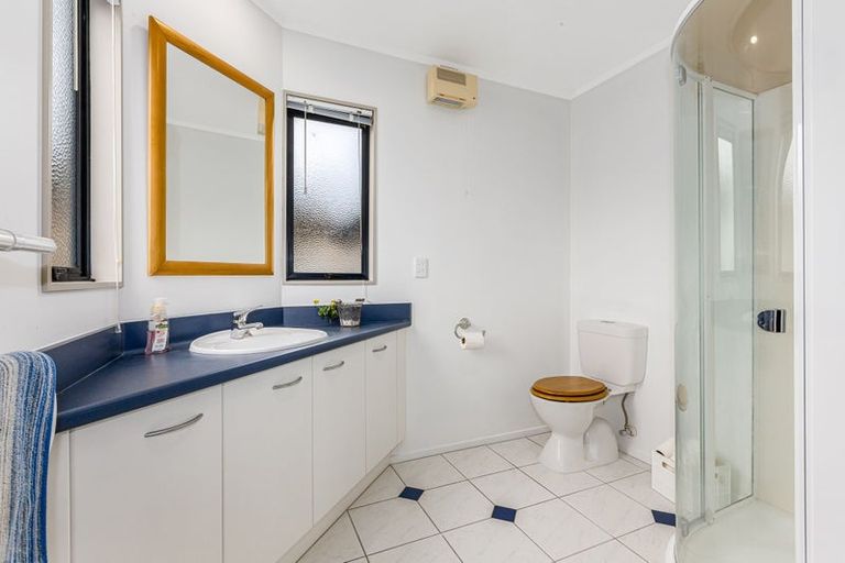 Photo of property in 11 Glengavel Grove, Papakowhai, Porirua, 5024