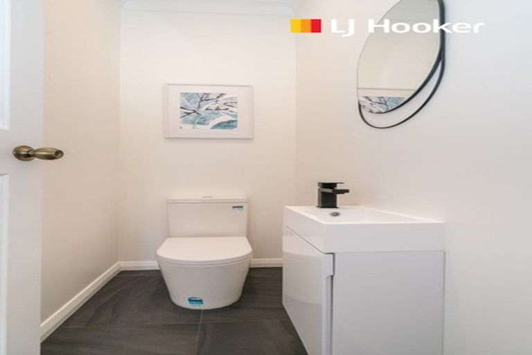 Photo of property in 65 Hargest Crescent, Saint Kilda, Dunedin, 9012