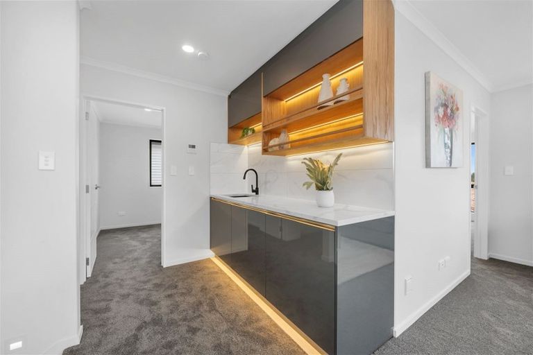 Photo of property in 1 Hing Street, Flat Bush, Auckland, 2019