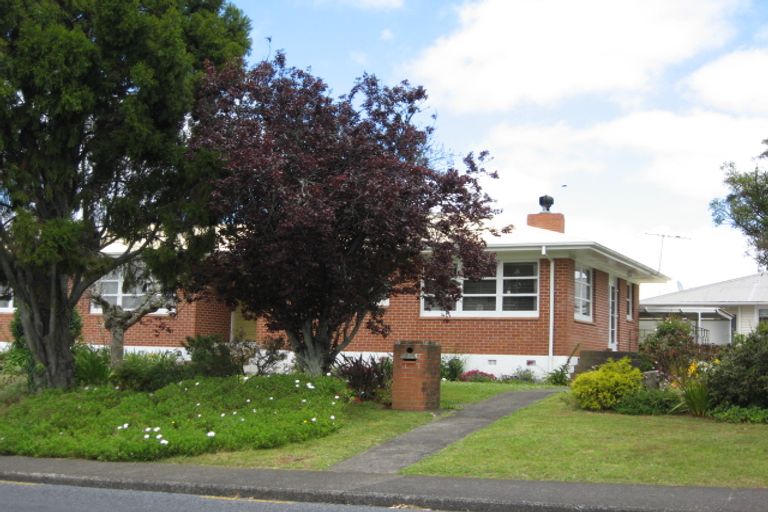 Photo of property in 62 Helvetia Road, Pukekohe, 2120