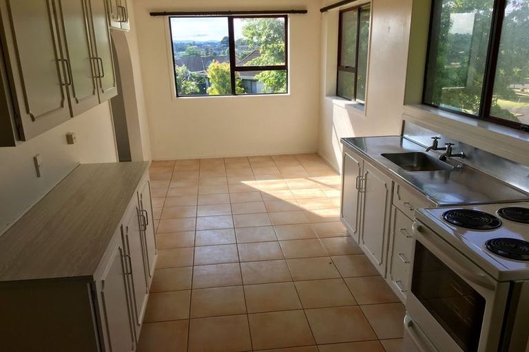 Photo of property in 15 Olena Avenue, Sunnyhills, Auckland, 2010