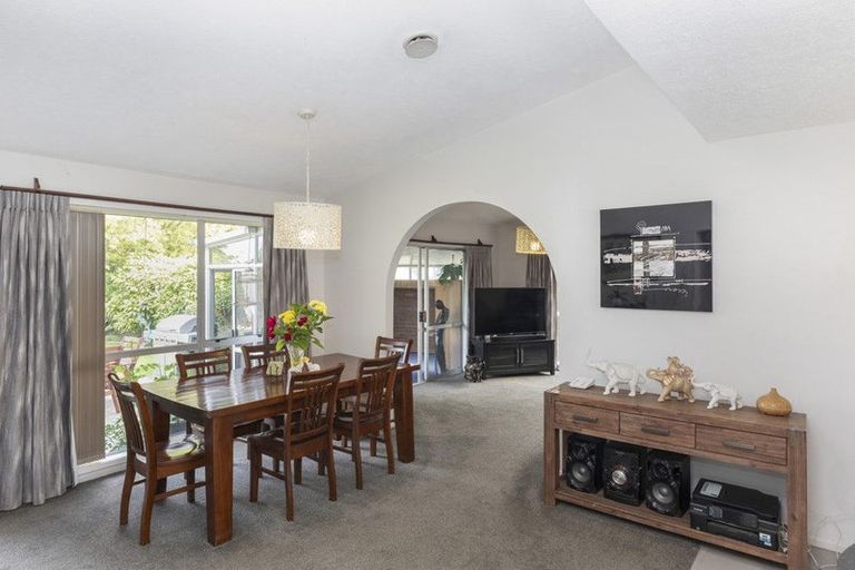 Photo of property in 6 Te One Place, Redwood, Christchurch, 8051