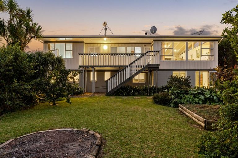 Photo of property in 48 Ronald Avenue, Glenbrook, Waiuku, 2681