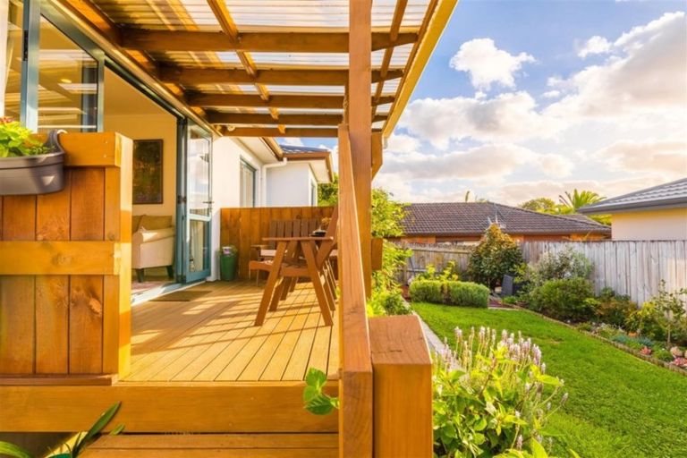 Photo of property in 72b Seabrook Avenue, New Lynn, Auckland, 0600