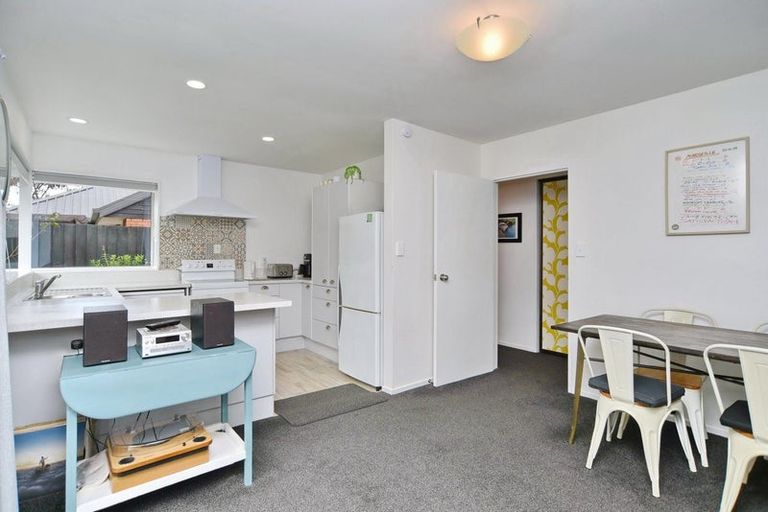 Photo of property in 2/43 Kedleston Drive, Avonhead, Christchurch, 8042