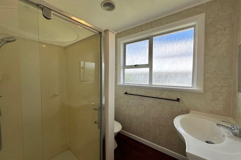 Photo of property in 27 Wilson Street, Waverley, 4510