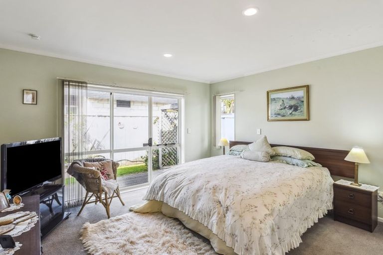 Photo of property in 84 Regent Drive, Paraparaumu Beach, Paraparaumu, 5032