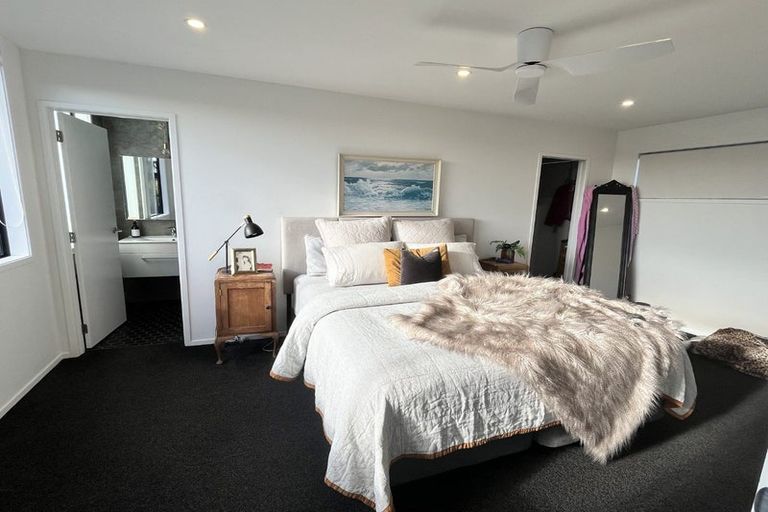 Photo of property in 2 Pohutukawa Avenue, Red Beach, 0932