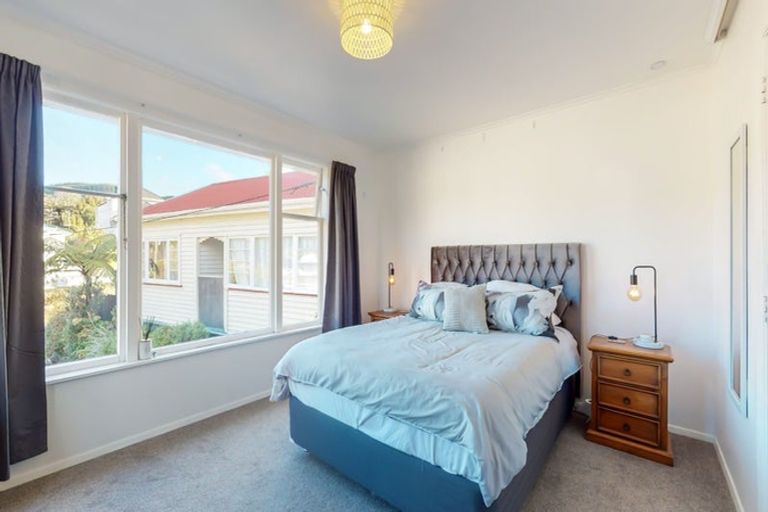 Photo of property in 20 Larsen Crescent, Tawa, Wellington, 5028